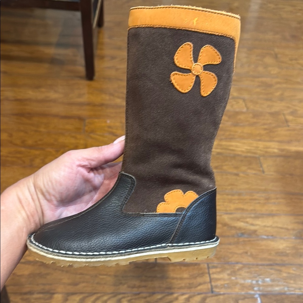 L’Amour leather Brown and Orange Flower Boots - Picture 4 of 12